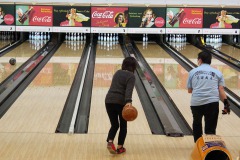 10/25　市主催、ボウリング教室開かれる（スポルト平）