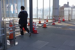 2/14　平、前日の地震でいわき駅南北自由通路のエキスパンションジョイントが破損